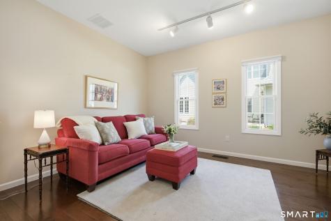 49 Oliver Way Bloomfield CT 06002