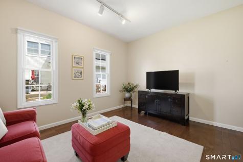 49 Oliver Way Bloomfield CT 06002
