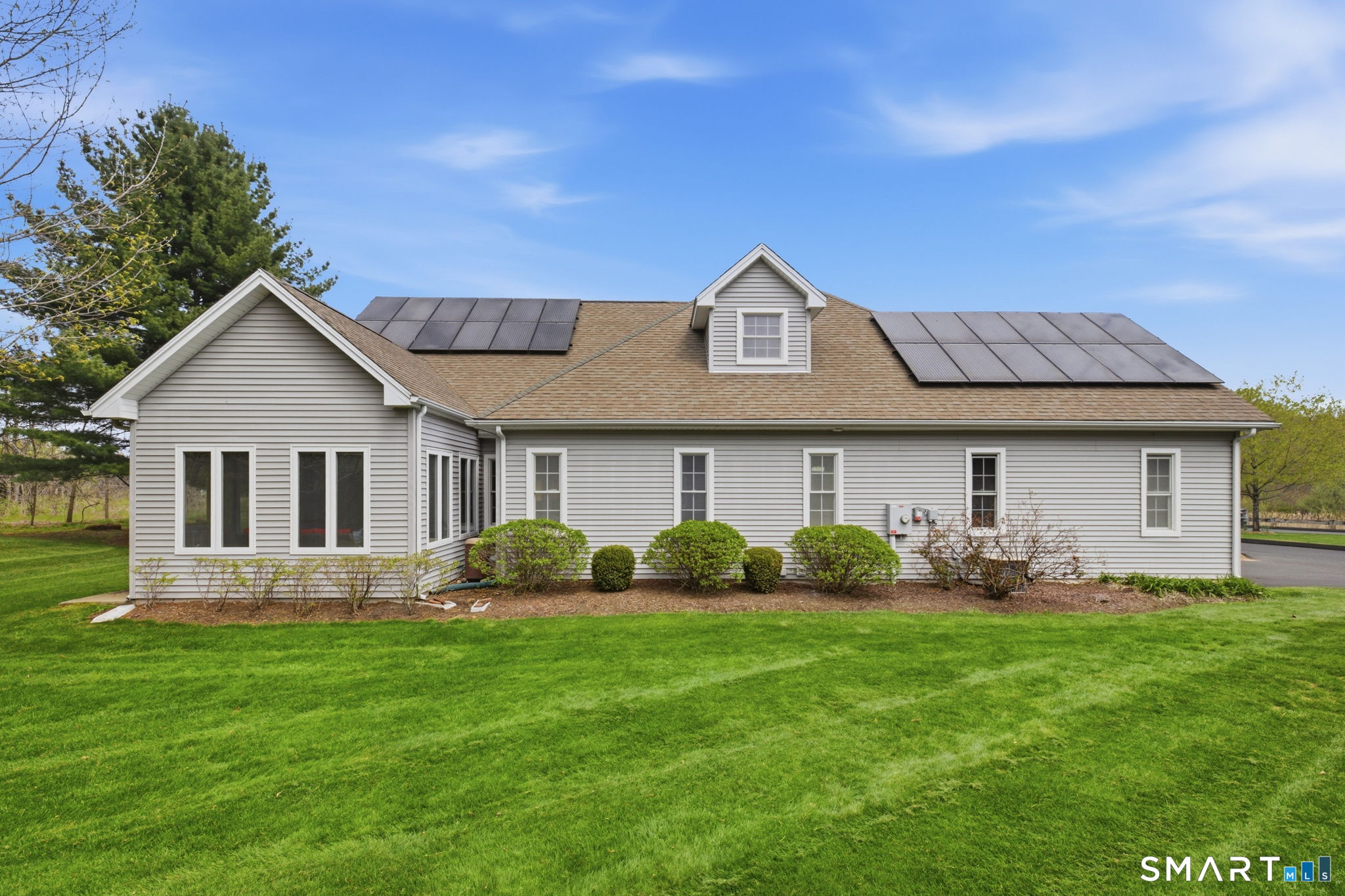 49 Oliver Way Bloomfield CT 06002