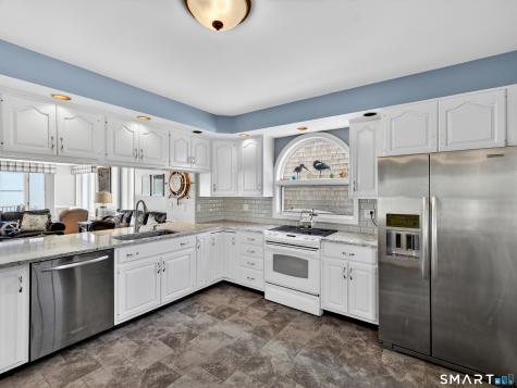 123 Old Mail Trail Westbrook CT 06498