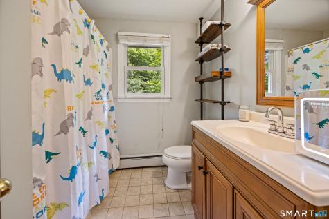 825 Neipsic Road Glastonbury CT 06033
