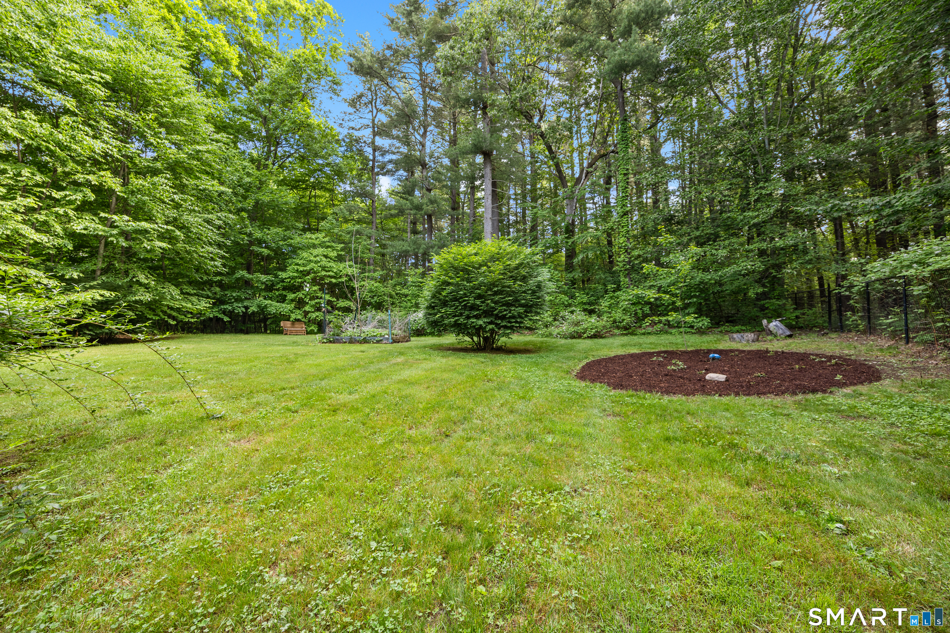 825 Neipsic Road Glastonbury CT 06033