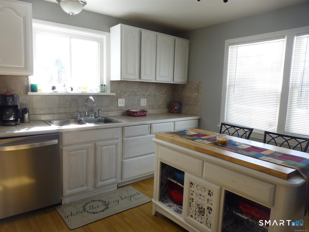 593 Mohegan Avenue Parkway Waterford CT 06375
