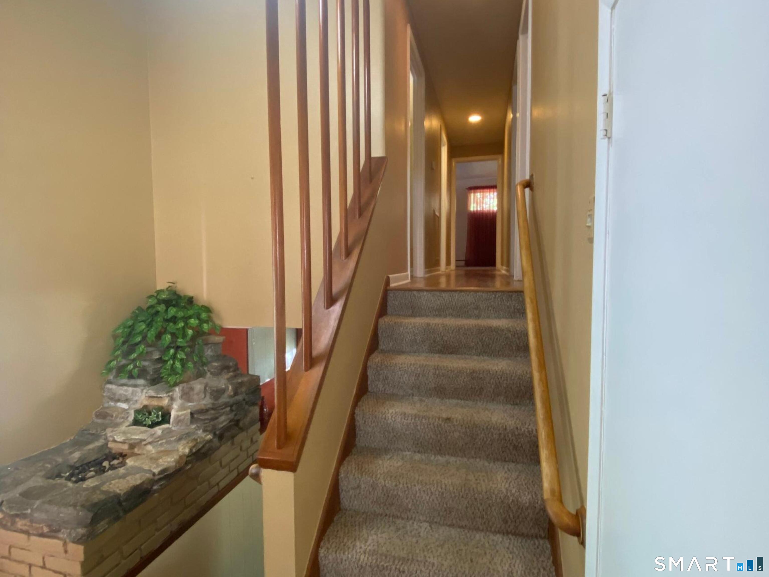 8 Commodore Street Norwich CT 06360
