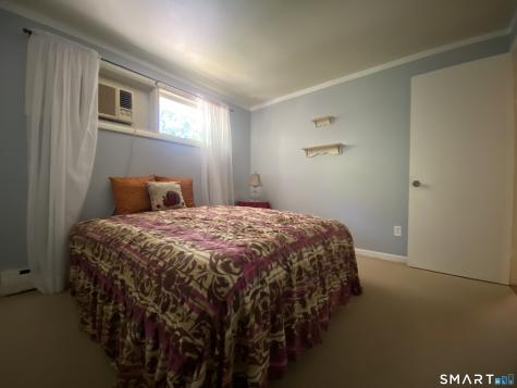 8 Commodore Street Norwich CT 06360