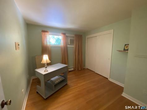 8 Commodore Street Norwich CT 06360