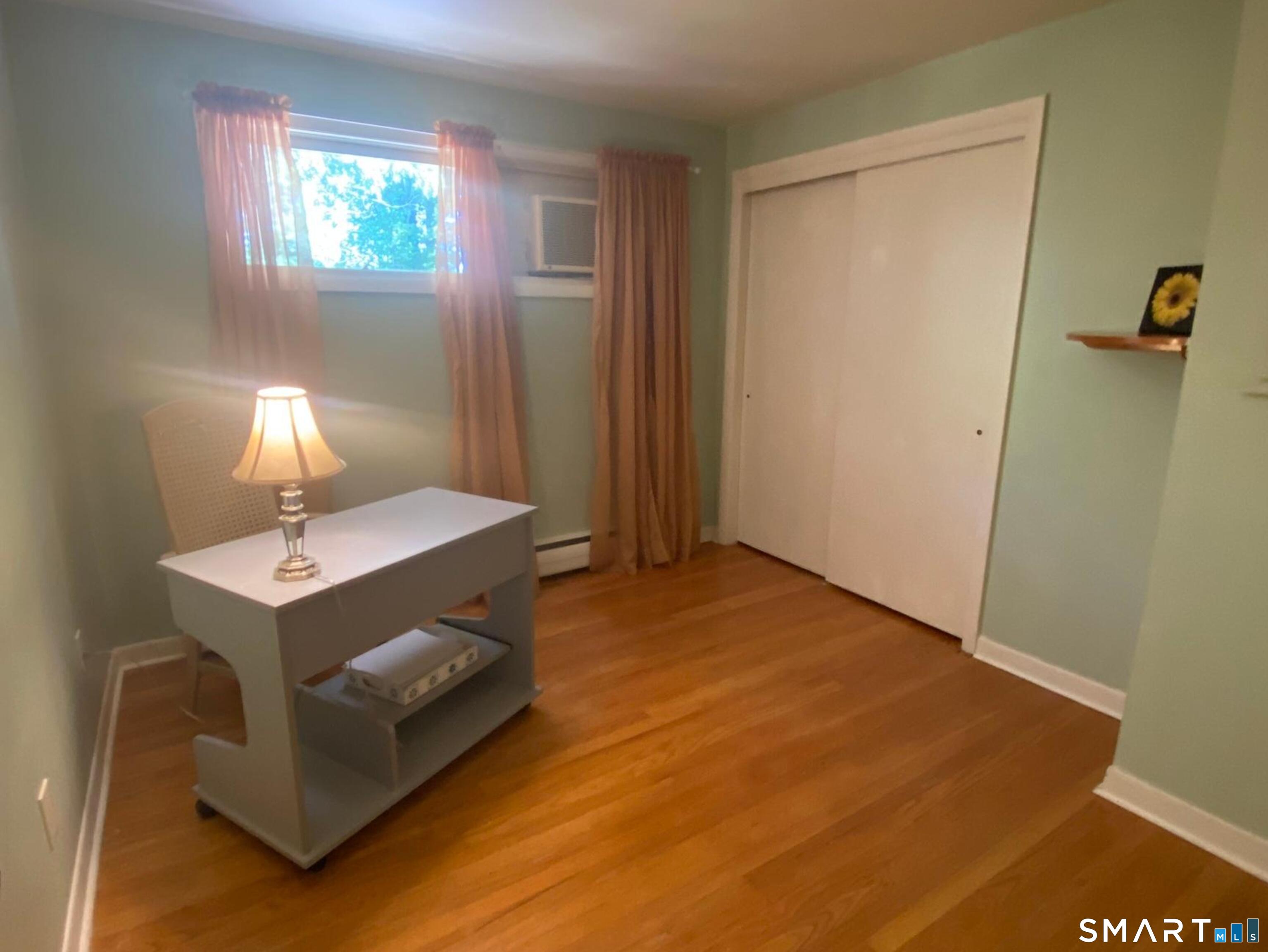 8 Commodore Street Norwich CT 06360