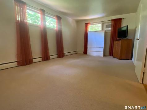 8 Commodore Street Norwich CT 06360