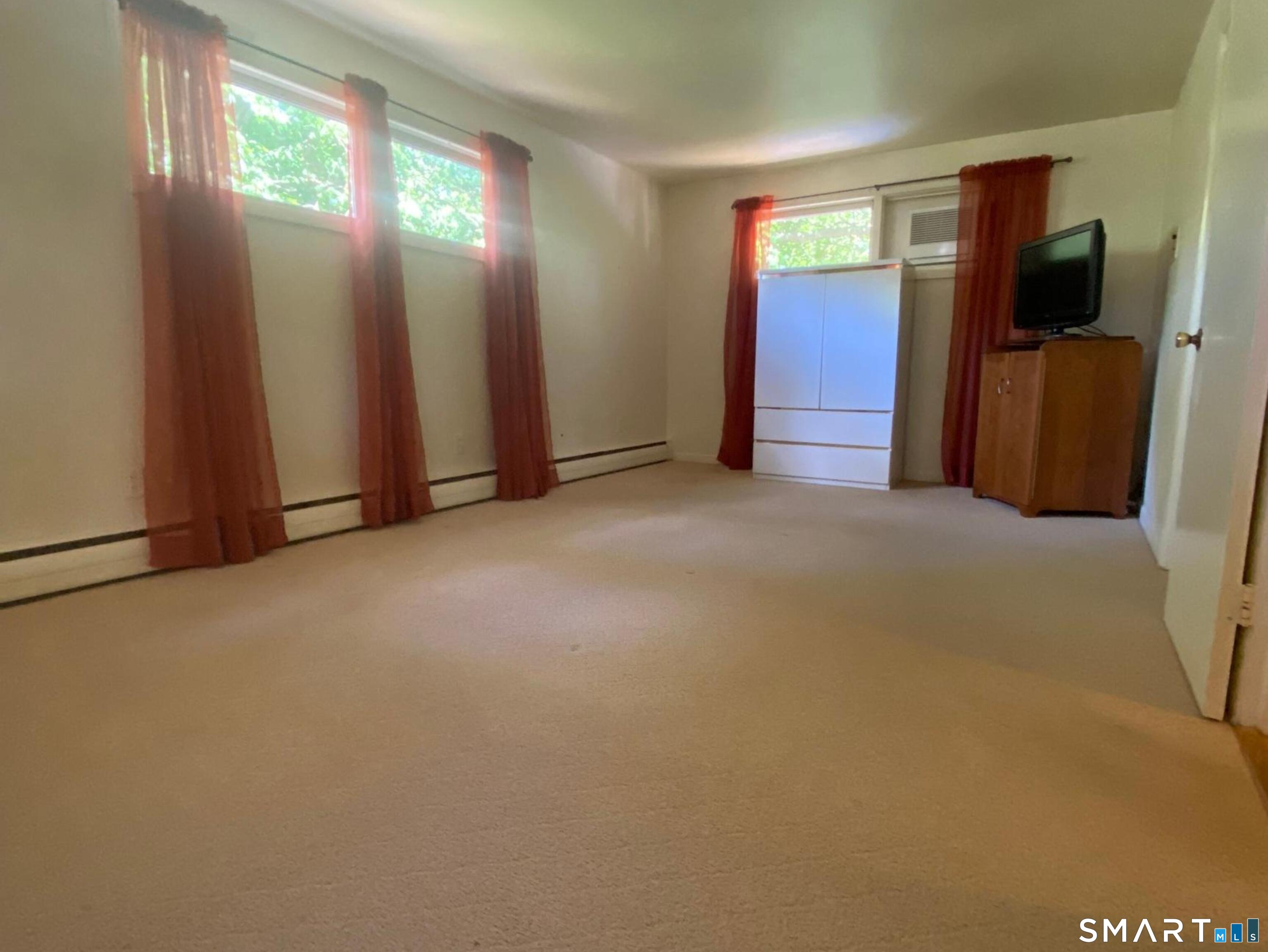 8 Commodore Street Norwich CT 06360