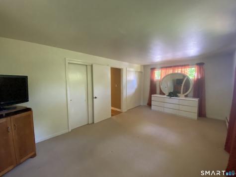 8 Commodore Street Norwich CT 06360