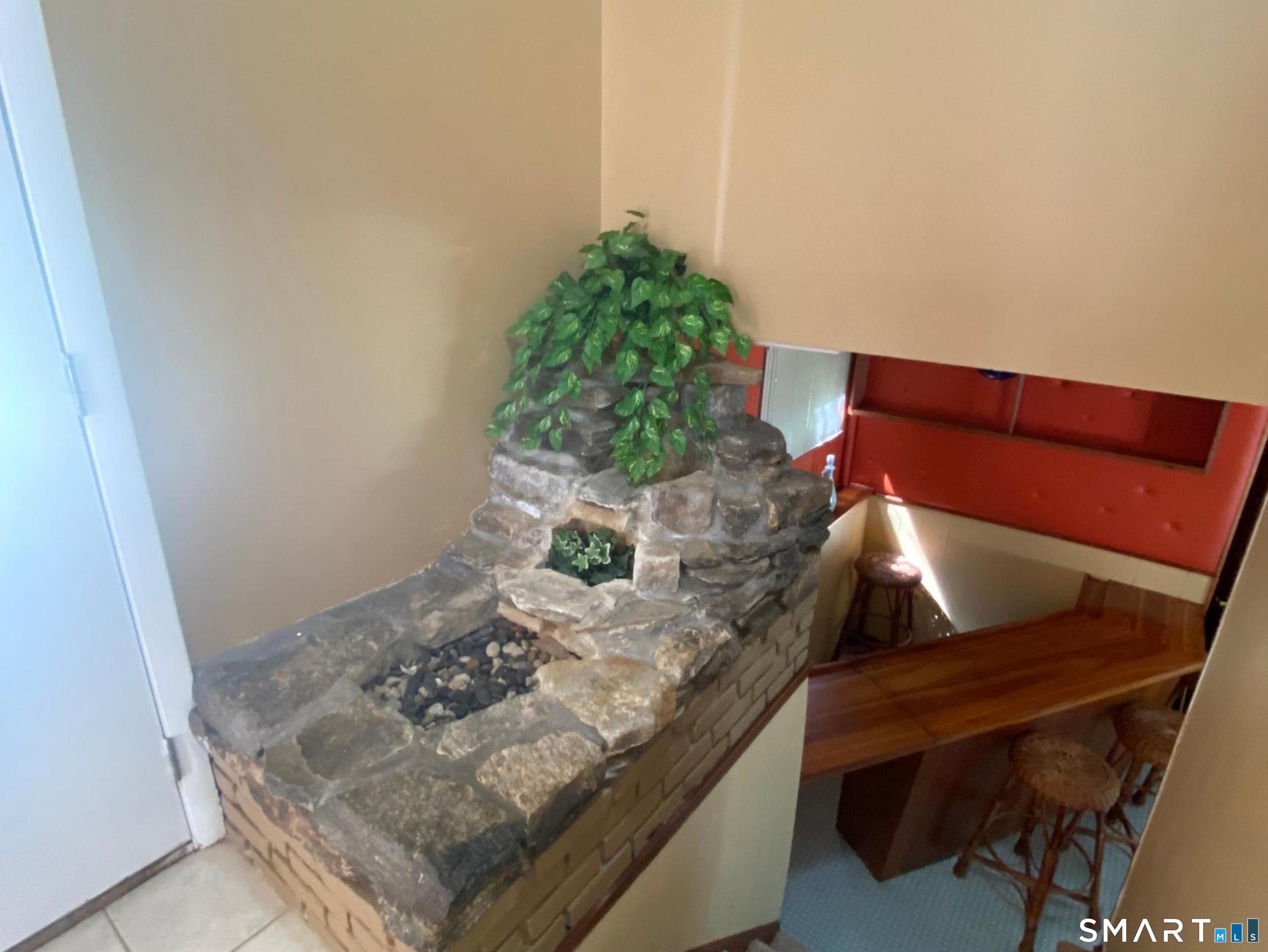 8 Commodore Street Norwich CT 06360