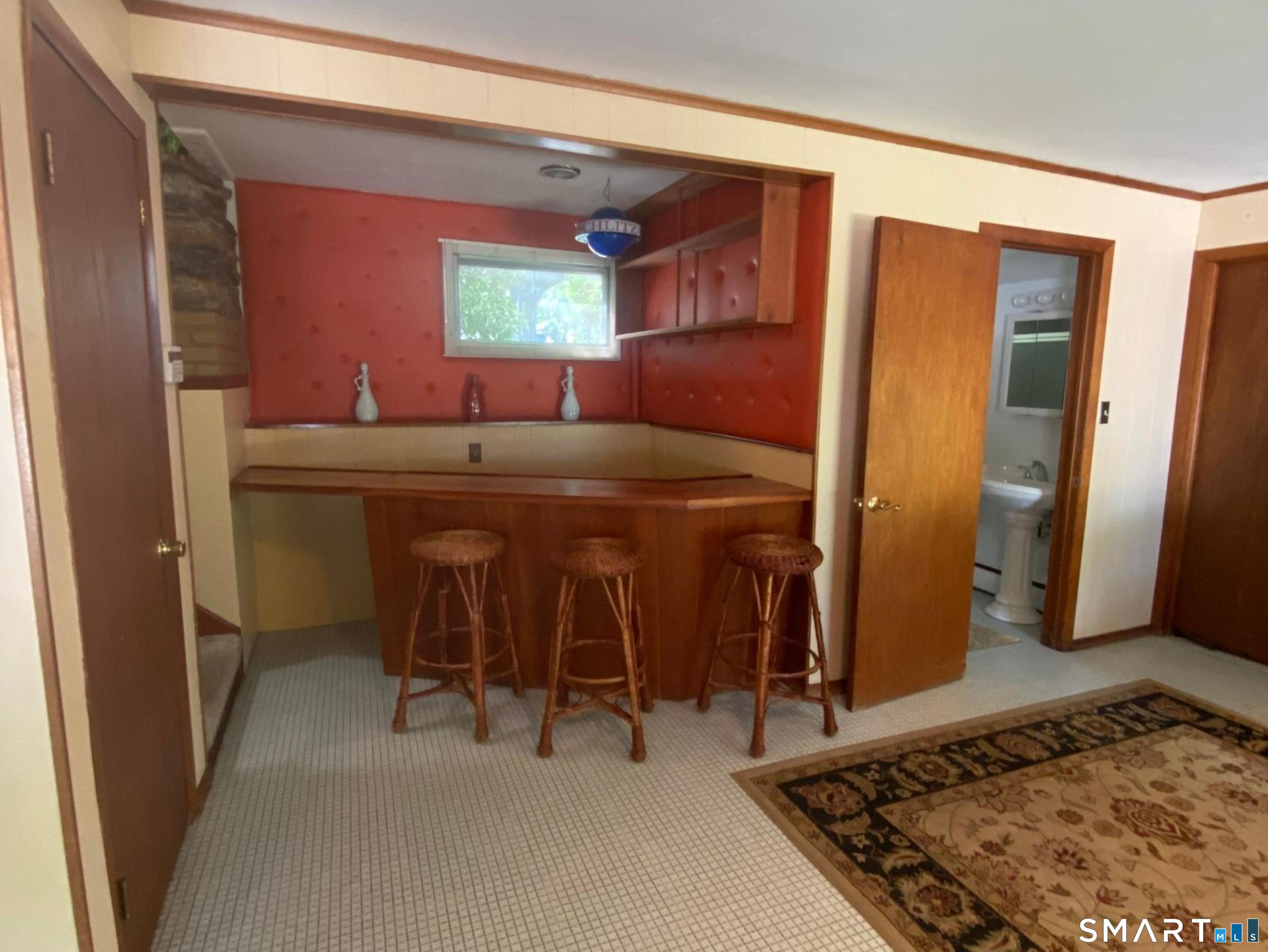 8 Commodore Street Norwich CT 06360