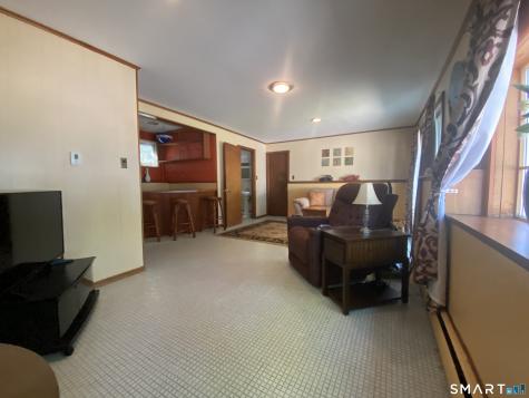 8 Commodore Street Norwich CT 06360