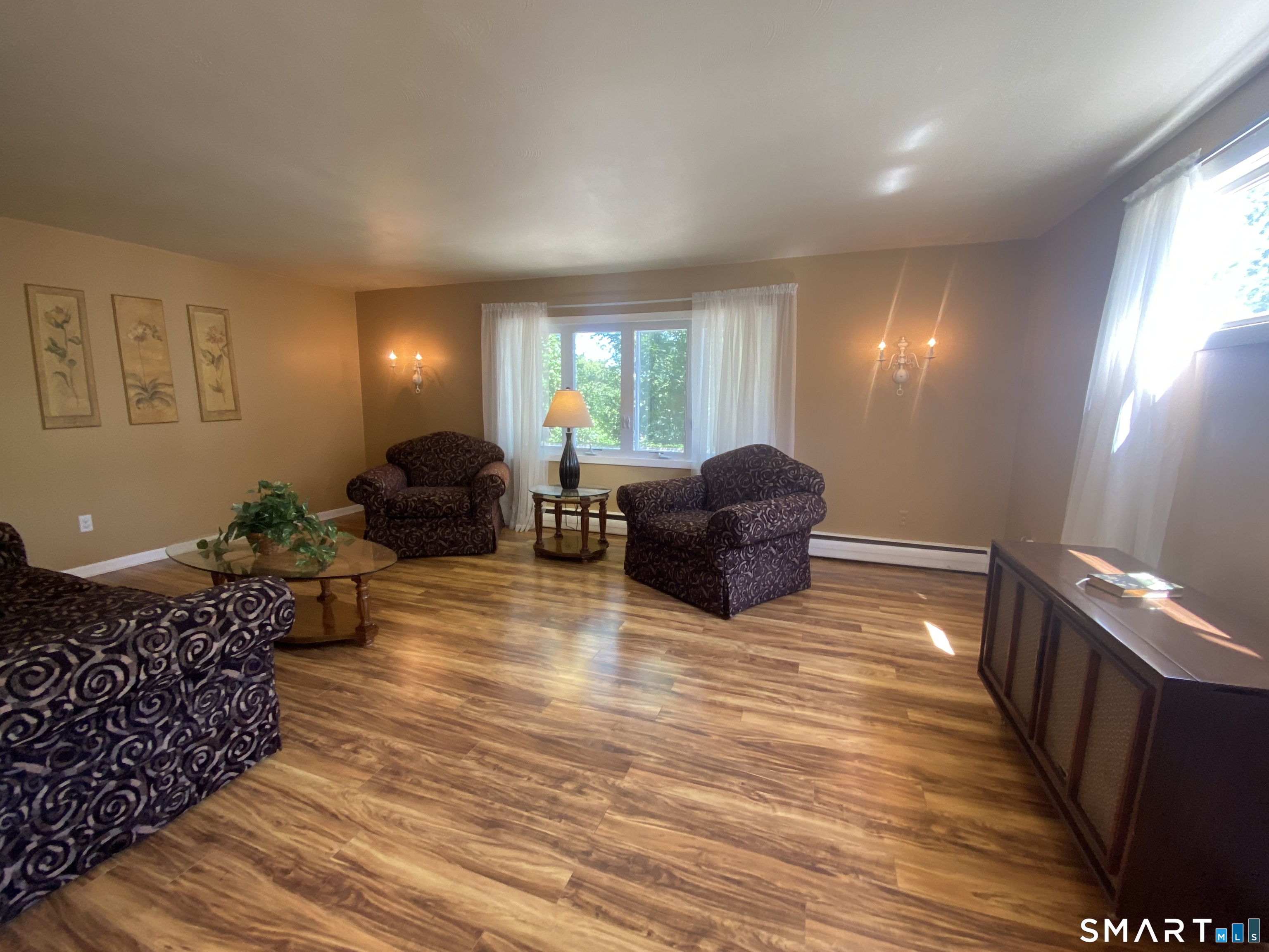 8 Commodore Street Norwich CT 06360