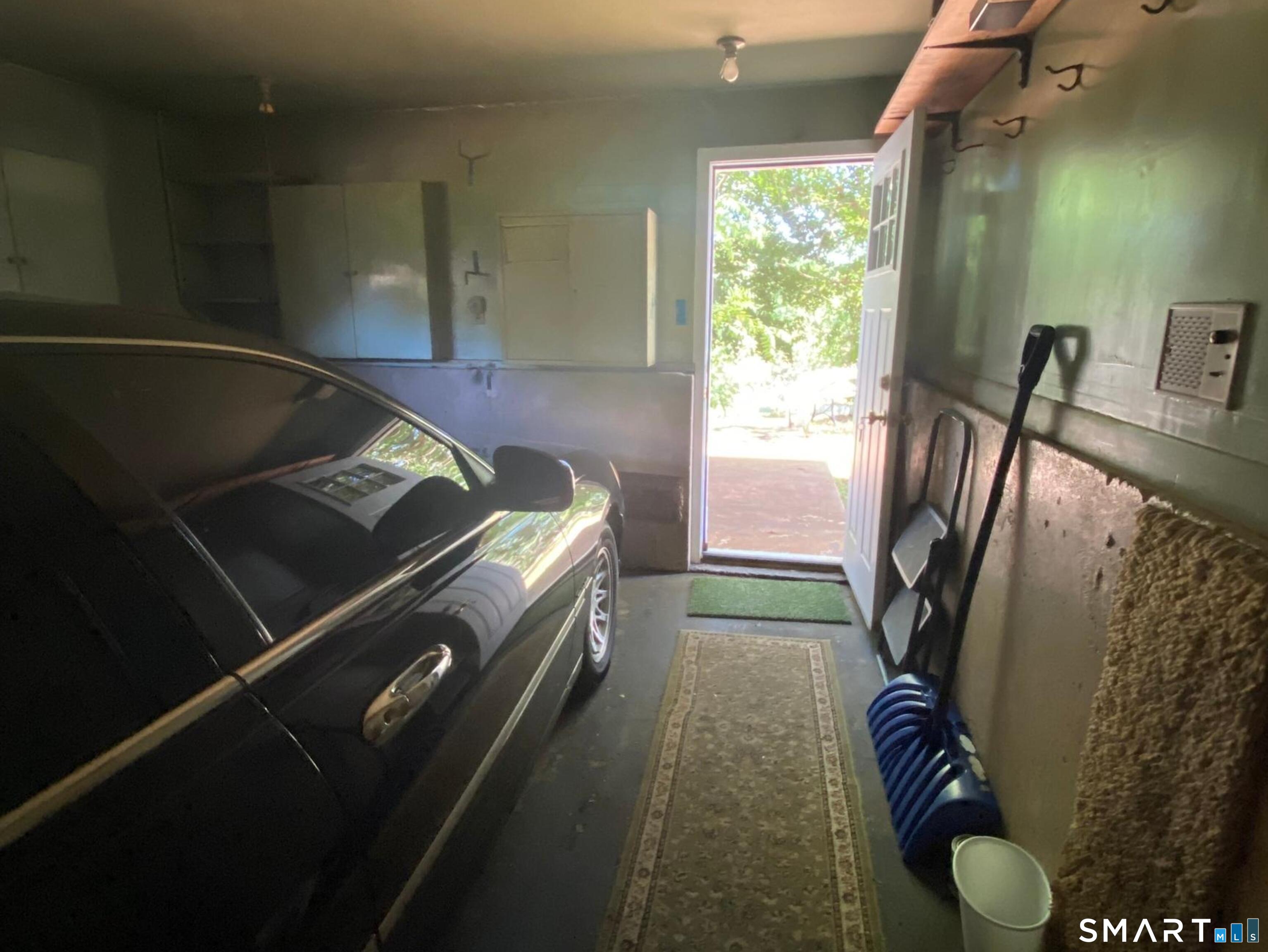 8 Commodore Street Norwich CT 06360