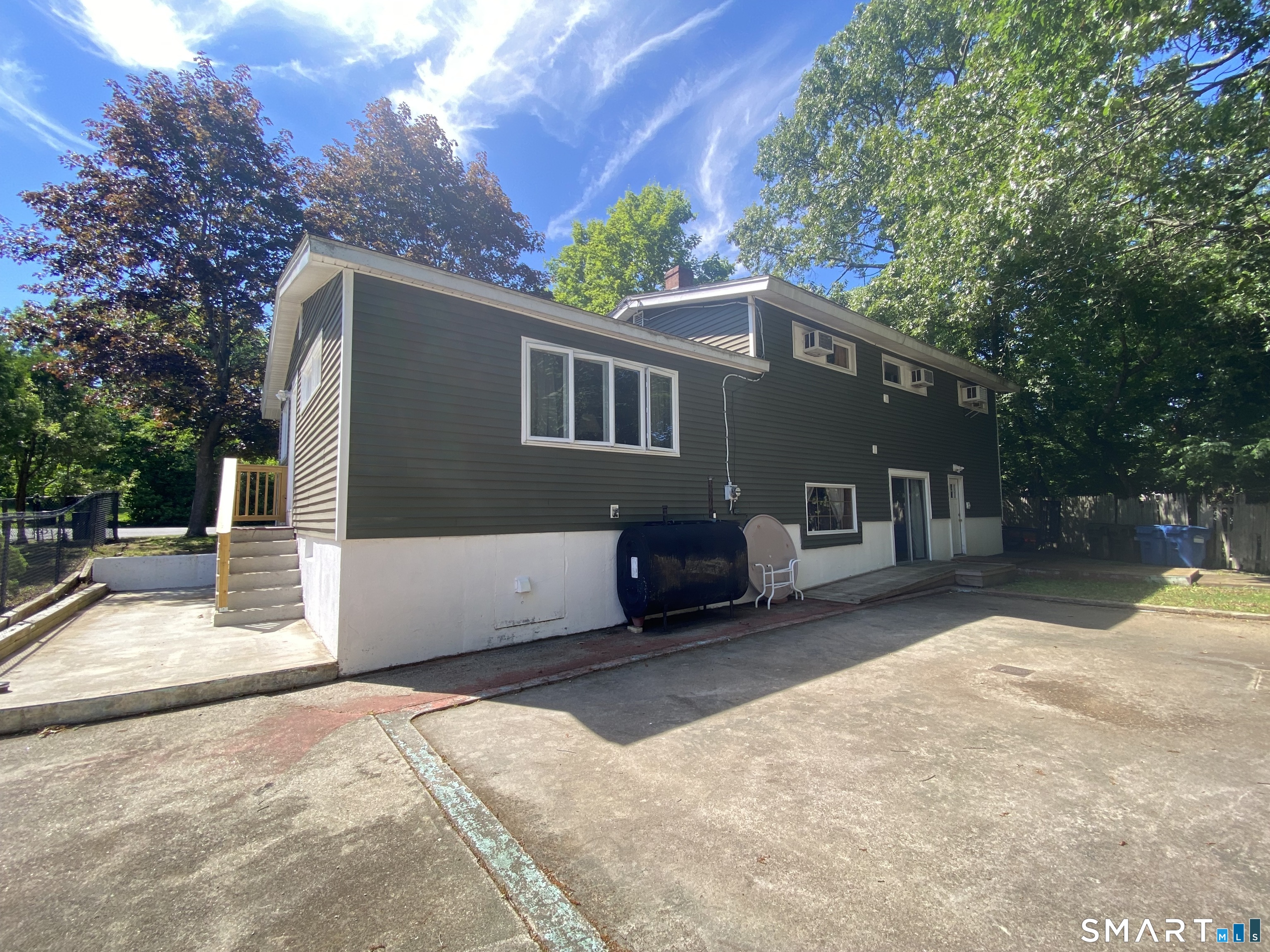 8 Commodore Street Norwich CT 06360
