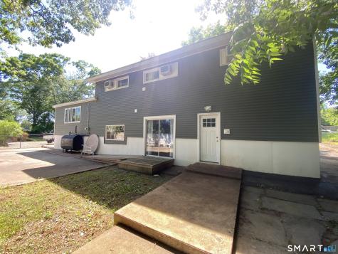 8 Commodore Street Norwich CT 06360