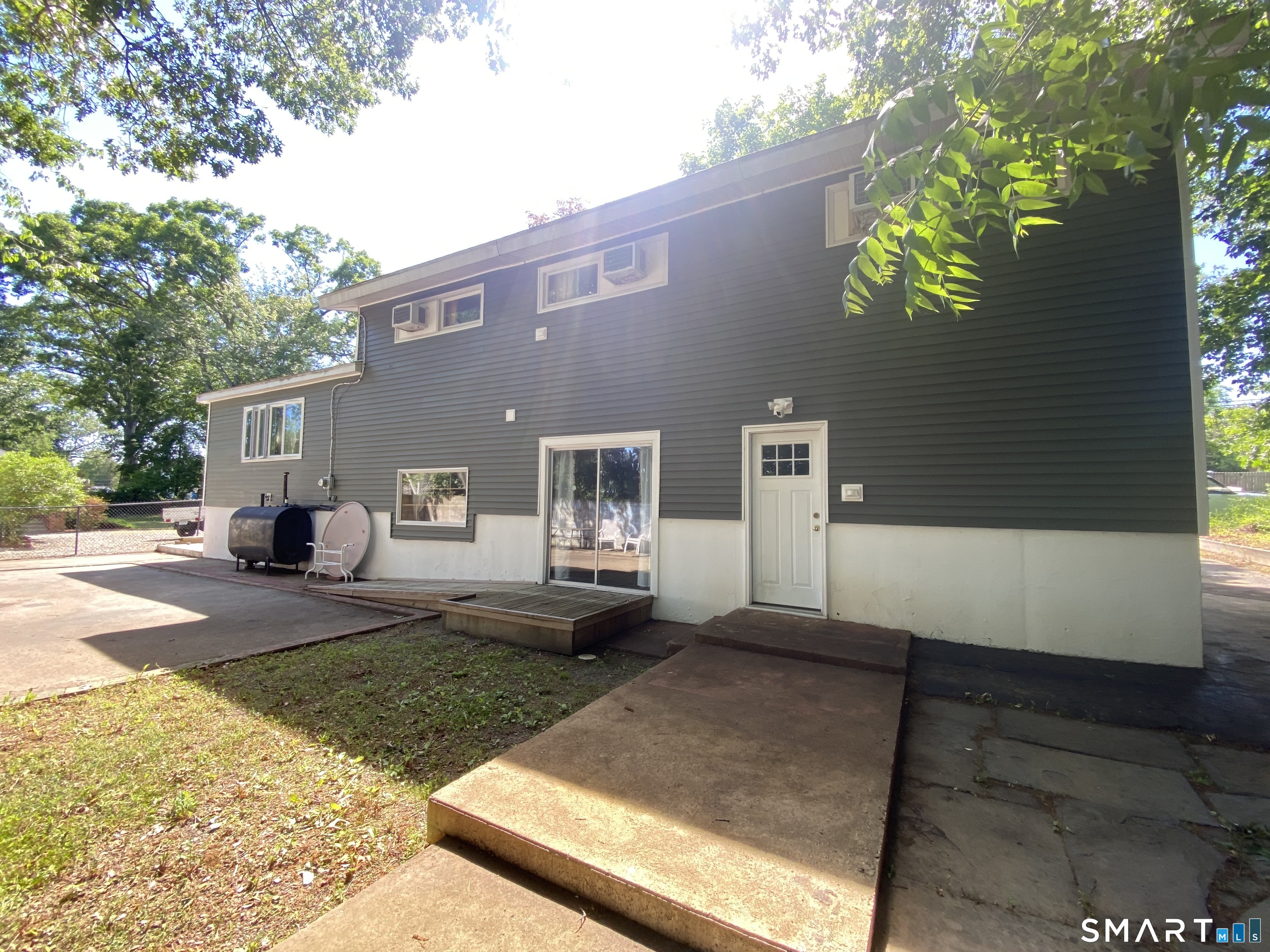 8 Commodore Street Norwich CT 06360