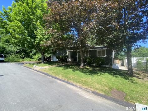 8 Commodore Street Norwich CT 06360