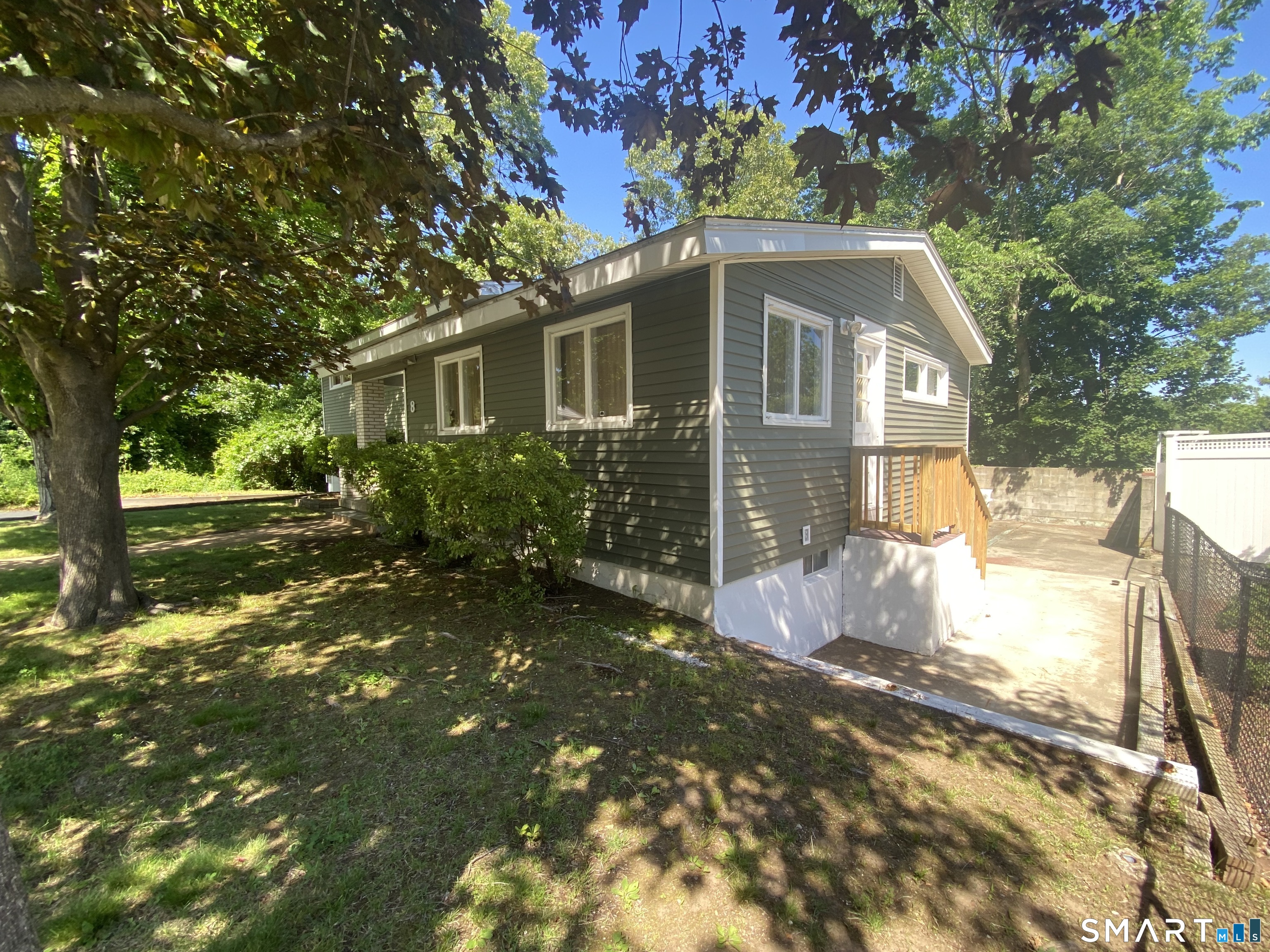8 Commodore Street Norwich CT 06360