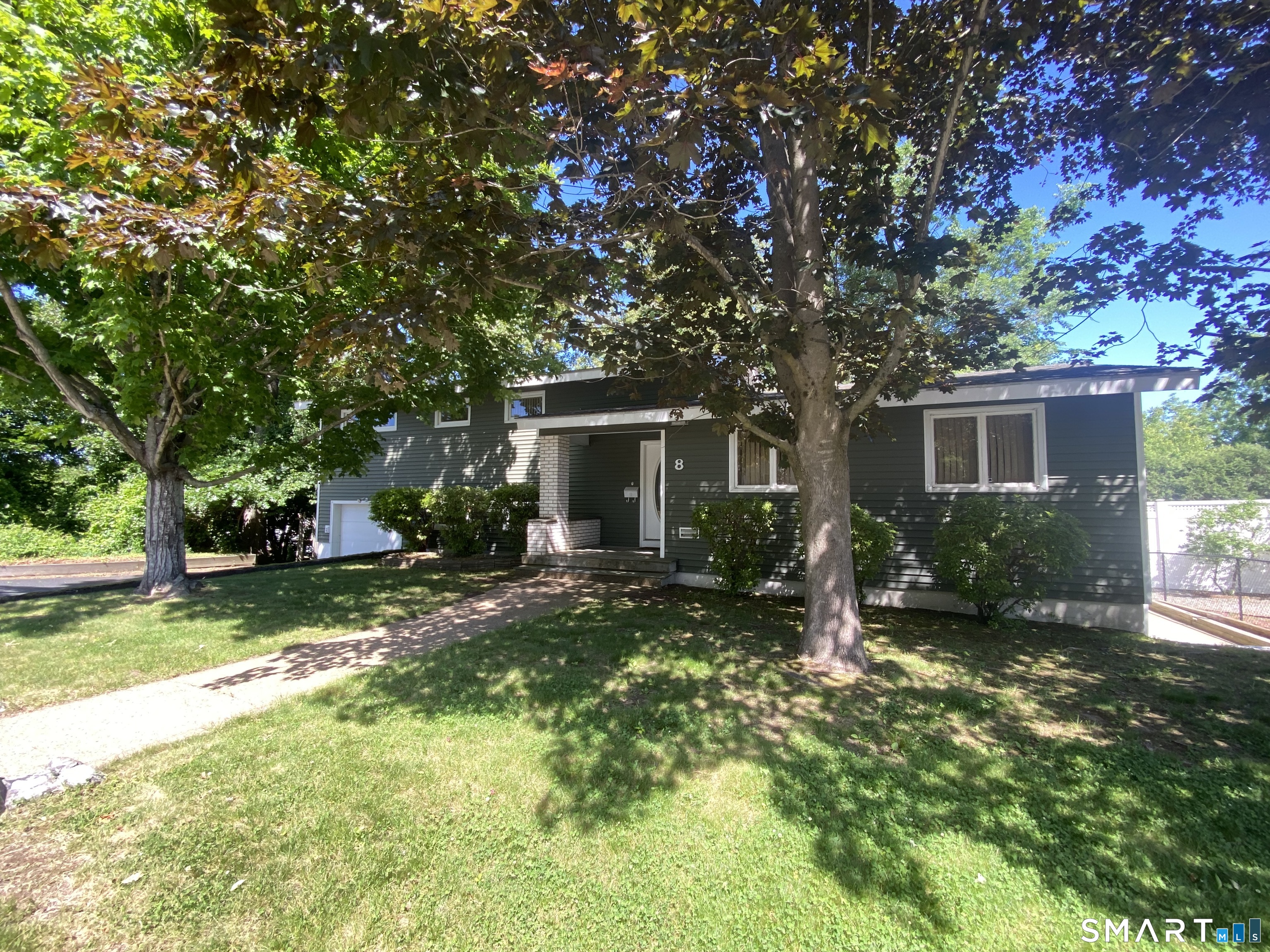 8 Commodore Street Norwich CT 06360