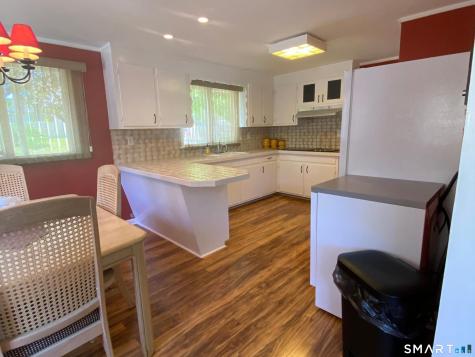 8 Commodore Street Norwich CT 06360