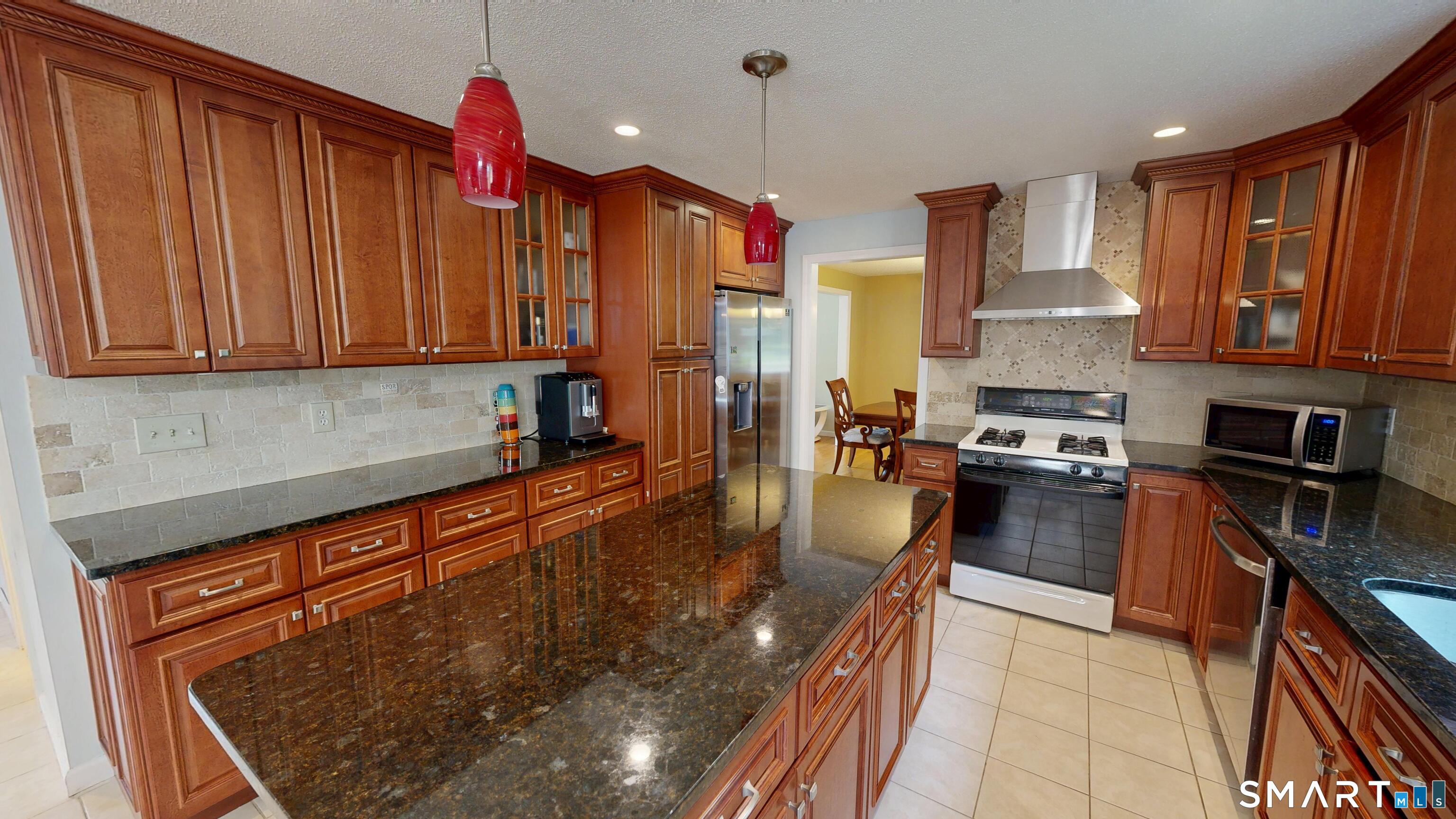 7 Deepwood Drive Farmington CT 06032