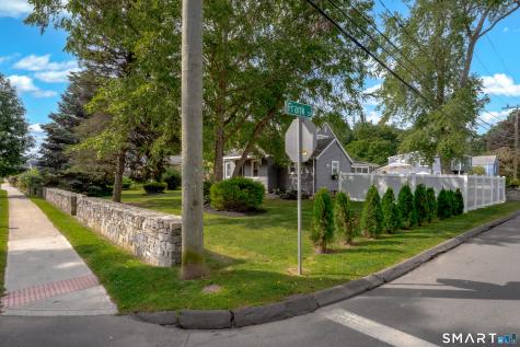 29 Indian Neck Avenue Branford CT 06405