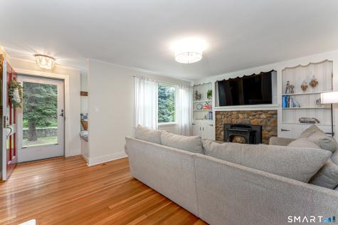29 Indian Neck Avenue Branford CT 06405