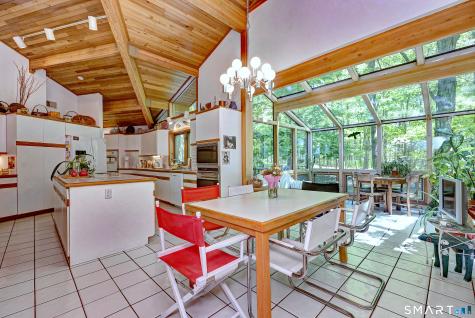 961 Green Circle Orange CT 06477