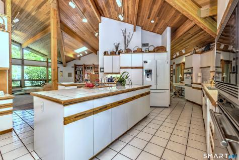 961 Green Circle Orange CT 06477