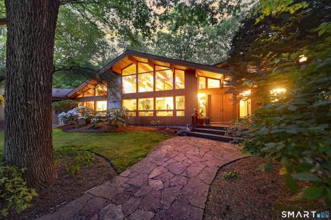 961 Green Circle Orange CT 06477