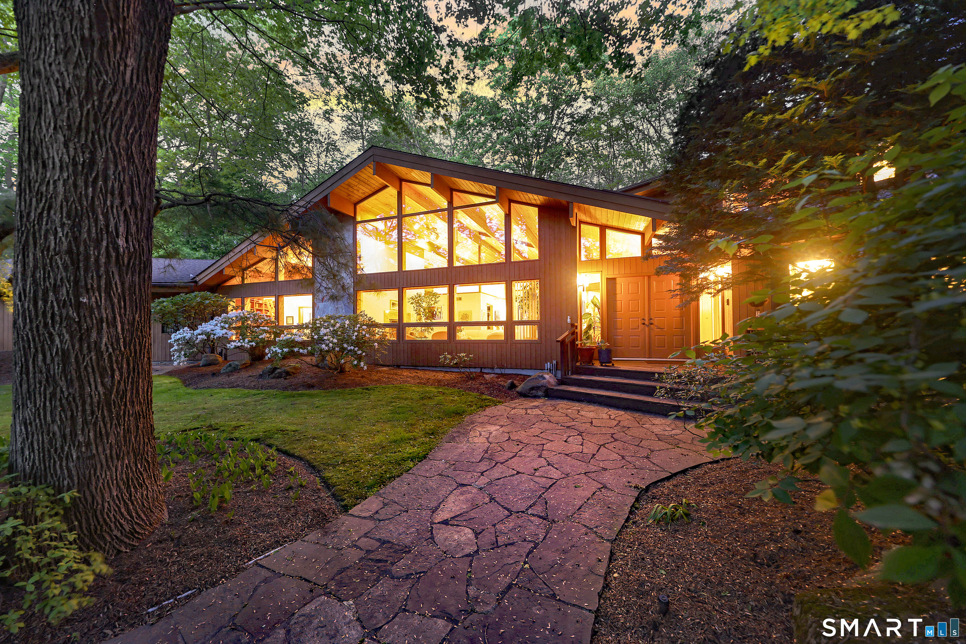 961 Green Circle Orange CT 06477