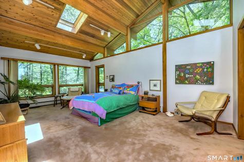 961 Green Circle Orange CT 06477