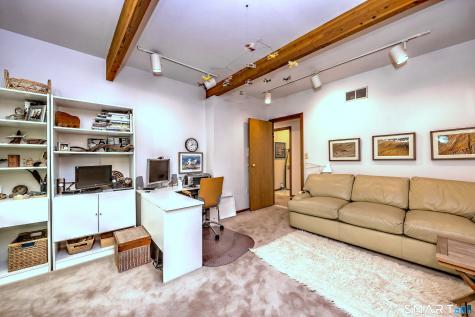 961 Green Circle Orange CT 06477