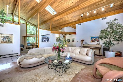 961 Green Circle Orange CT 06477