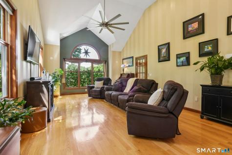 8 White Oak Lane Waterford CT 06375