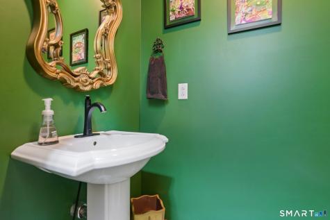 8 White Oak Lane Waterford CT 06375