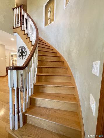 8 White Oak Lane Waterford CT 06375
