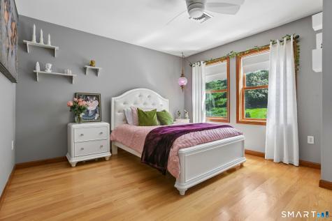 8 White Oak Lane Waterford CT 06375