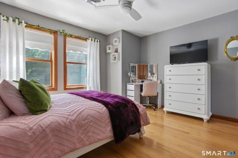 8 White Oak Lane Waterford CT 06375