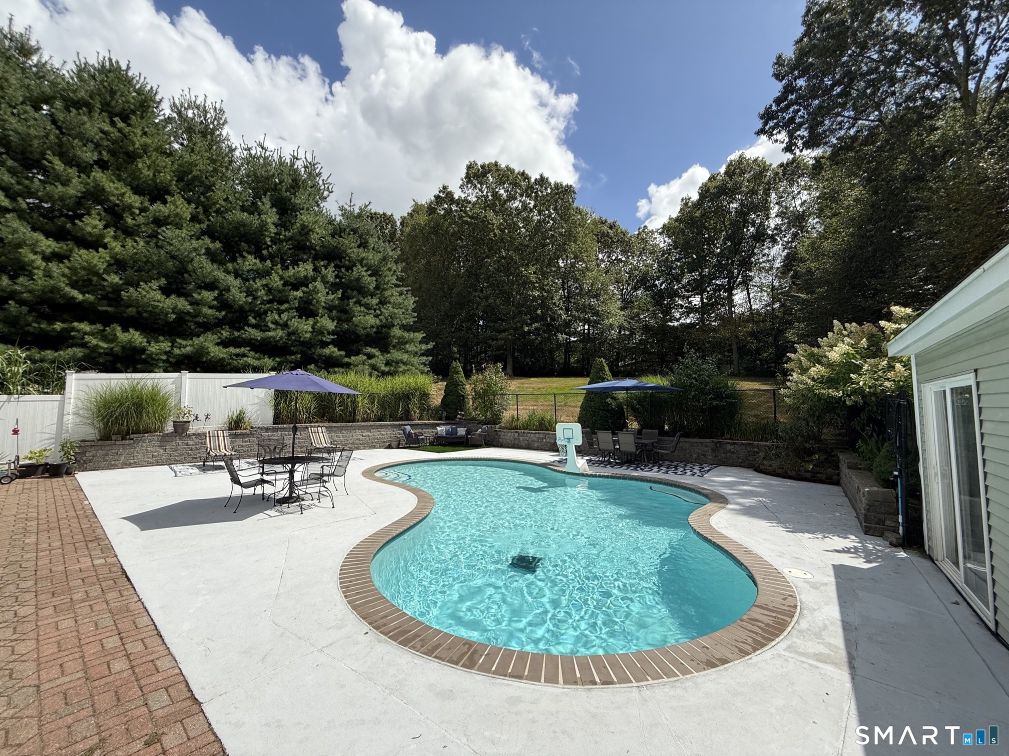 8 White Oak Lane Waterford CT 06375