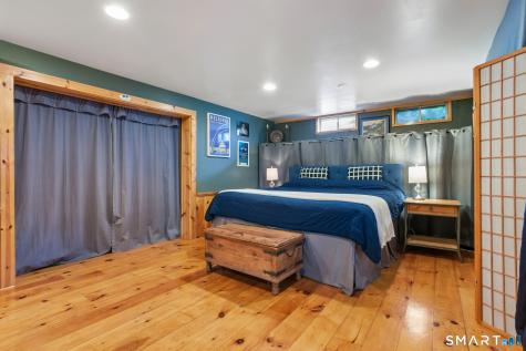 8 White Oak Lane Waterford CT 06375
