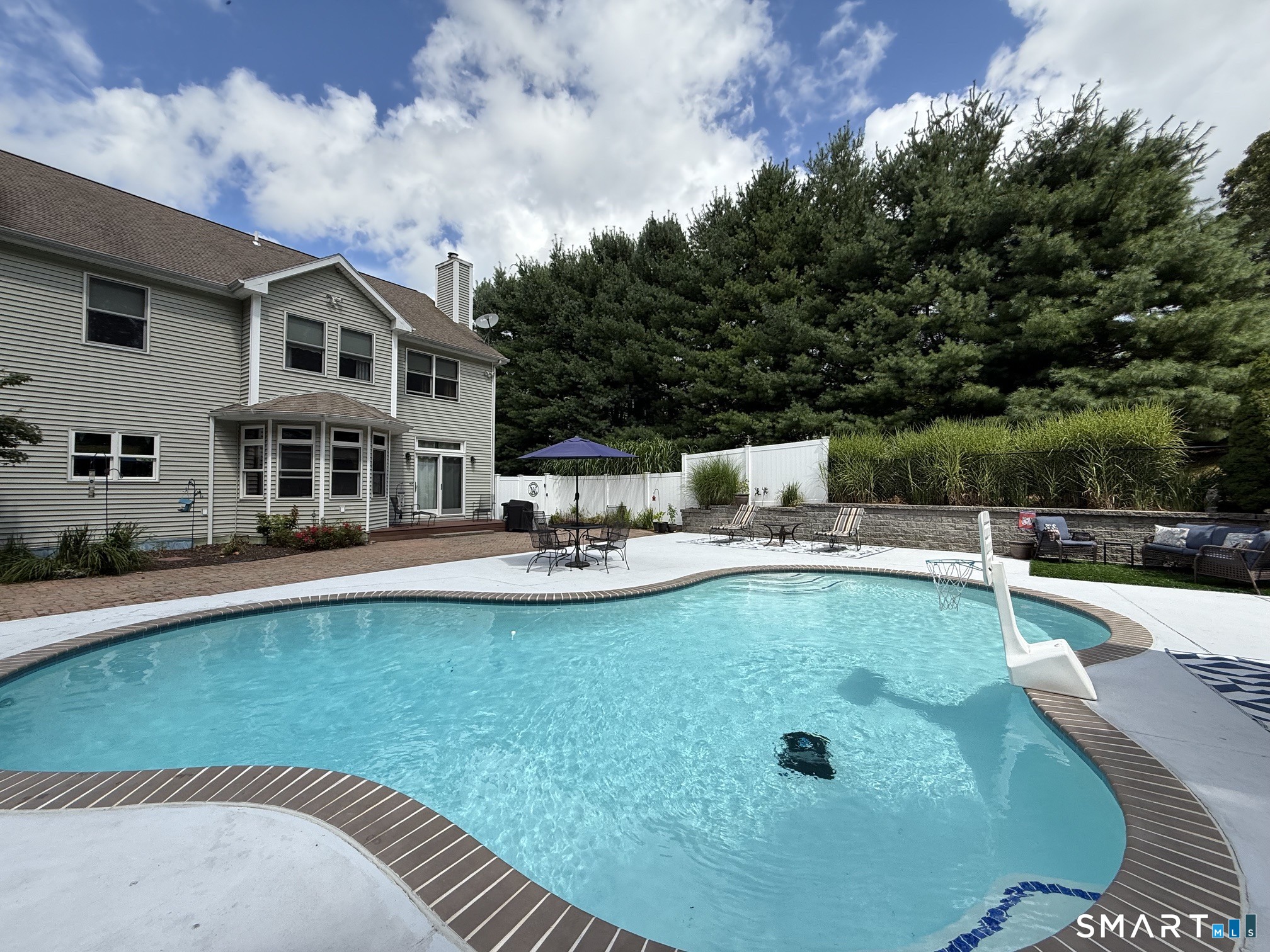 8 White Oak Lane Waterford CT 06375