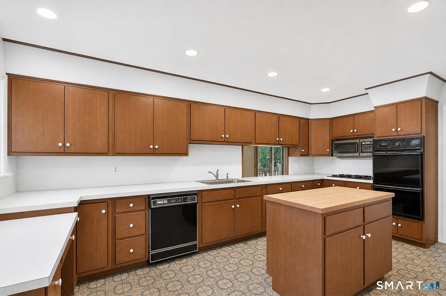 154 Driftwood Lane Trumbull CT 06611