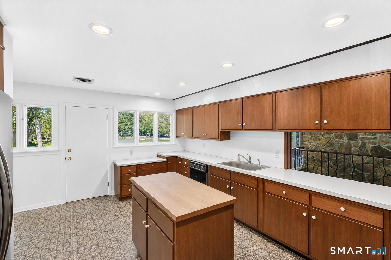 154 Driftwood Lane Trumbull CT 06611