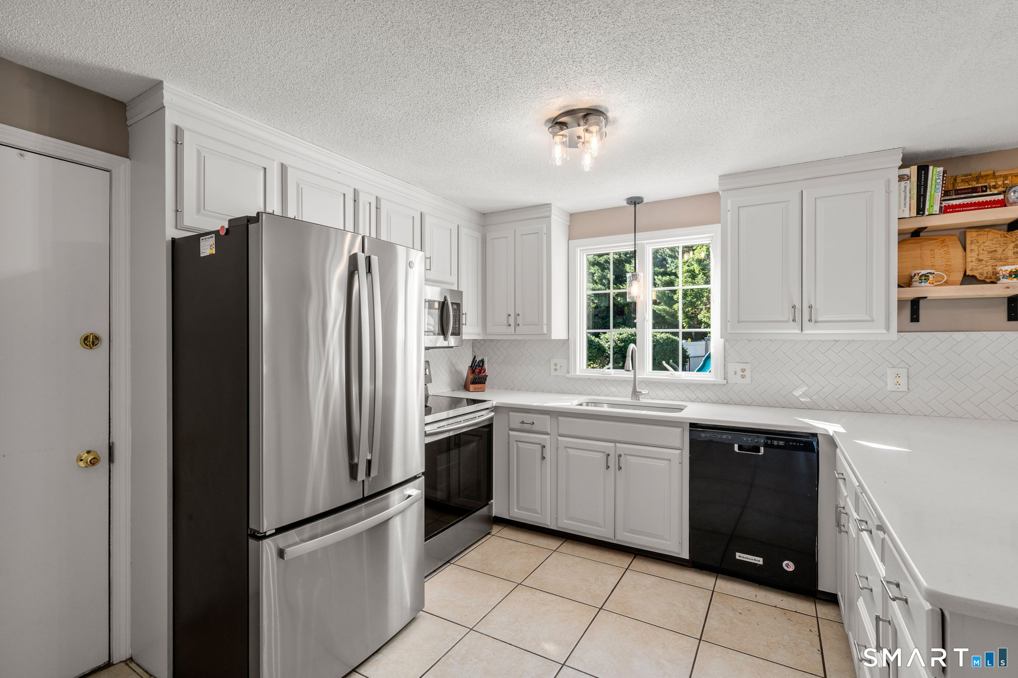 141 Lisa Drive South Windsor CT 06074