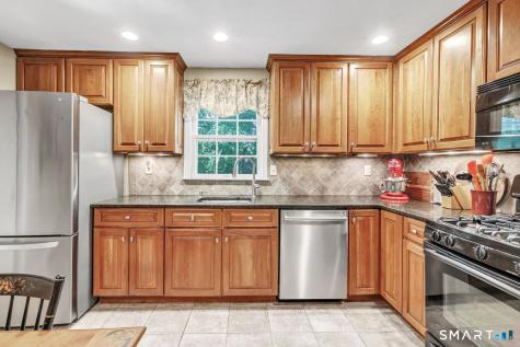 21 Overlook Place Trumbull CT 06611
