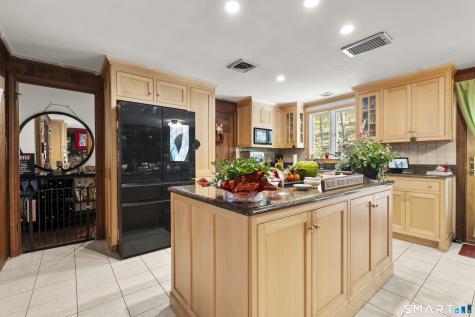 81 Meeting House Road Haddam CT 06438