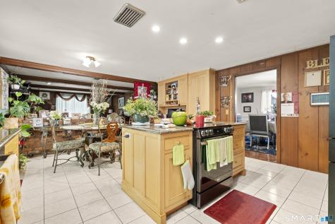 81 Meeting House Road Haddam CT 06438